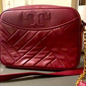 Authentic Tory Burch crossbody bag!